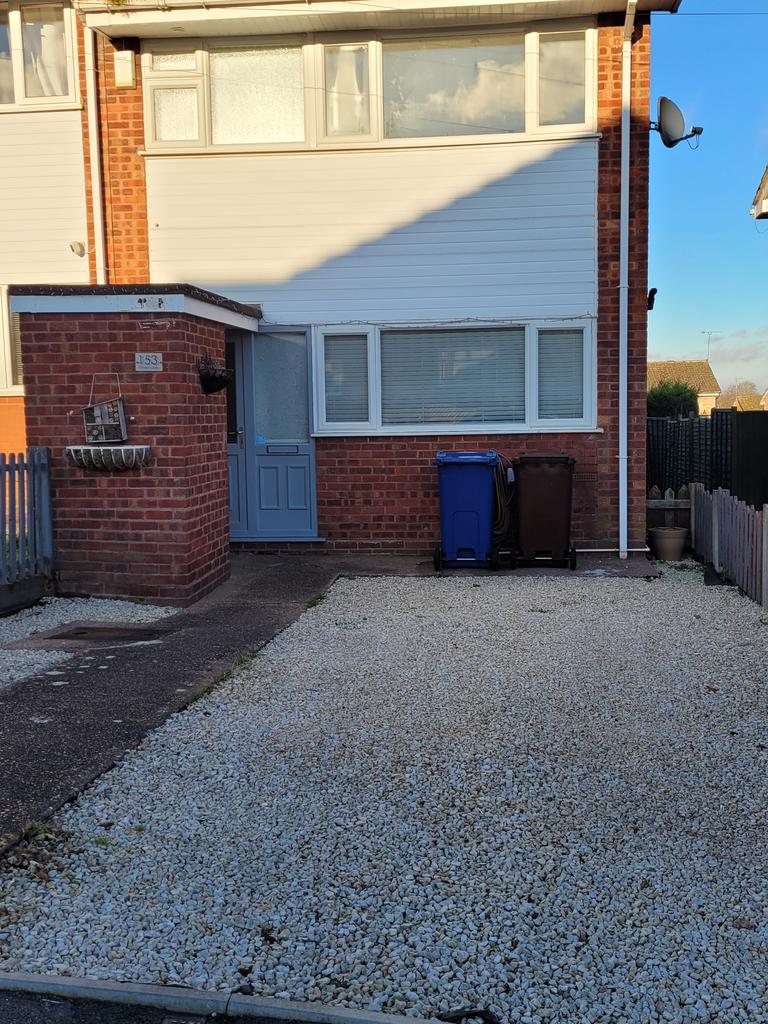 Green Lane, Rugeley WS15 3 bed end of terrace house £875 pcm (£202 pw)