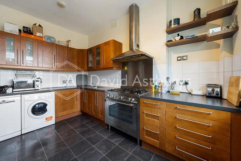 2 bedroom apartment to rent, Offord Road, Islington, London