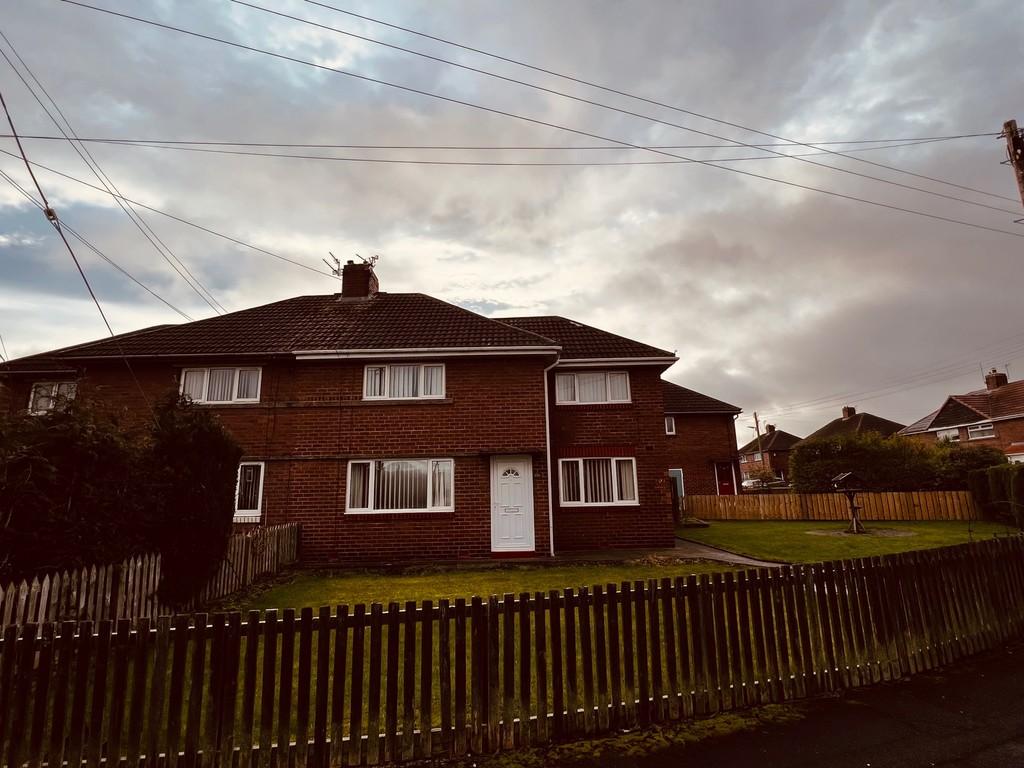 Lyne Road, Spennymoor 3 bed semidetached house £695 pcm (£160 pw)