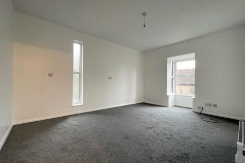 Studio to rent, Shinners Close, South Norwood