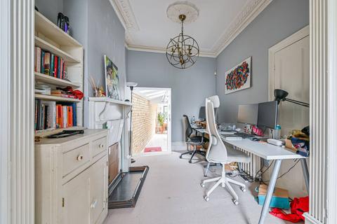 18 Loughborough Park, London, SW9 8TR