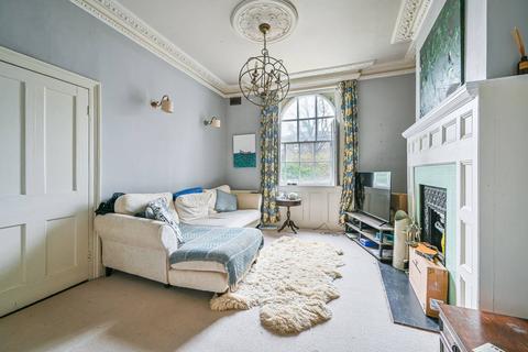 18 Loughborough Park, London, SW9 8TR