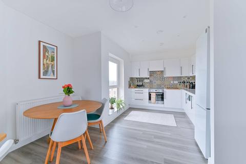 2 bedroom flat for sale - Chambray House, Hackbridge, WALLINGTON, SM6