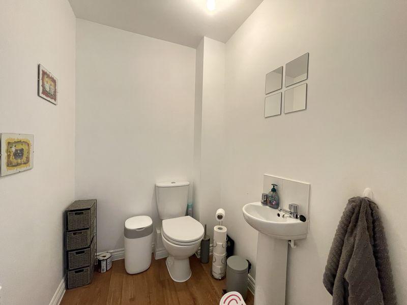 Cloakroom / WC