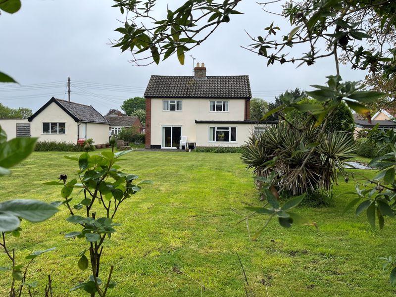 Oak Lane, Elmswell 3 bed detached house £425,000