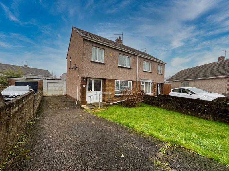 67 Garfield Avenue, Litchard, Bridgend, CF31 1QB 3 bed semidetached house for sale £220,000