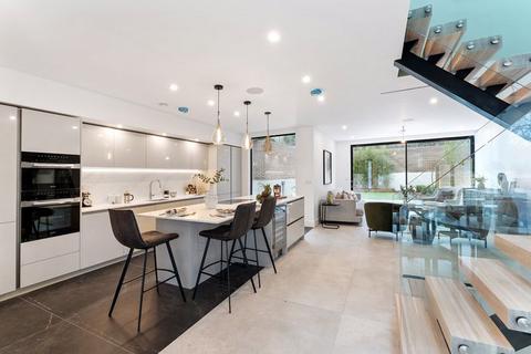 4 bedroom semi-detached house to rent, Gulliver Place, Muswell Hill, N10
