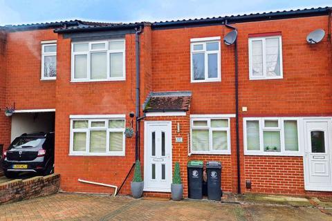 3 bedroom terraced house for sale - Takeley Close, Waltham Abbey