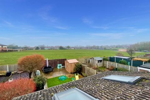 3 bedroom semi-detached house for sale - Friars Avenue, Stone