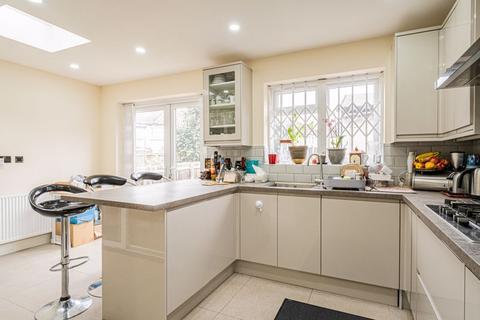 27 Grosvenor Avenue, Harrow, HA2 7AS