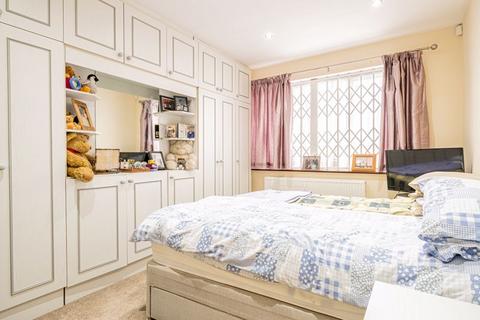 27 Grosvenor Avenue, Harrow, HA2 7AS
