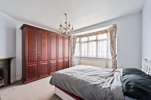 70 Gander Green Lane, Sutton, SM1 2EJ