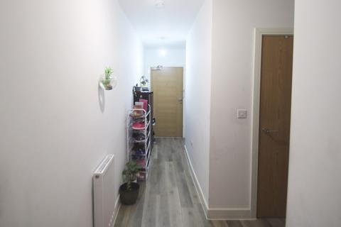 2 bedroom apartment for sale - Ridding Lane, Greenford