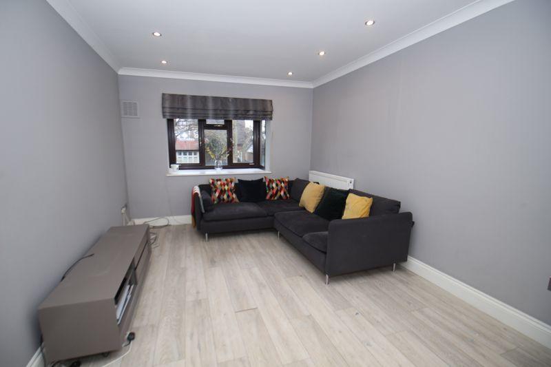 Burlington road london w4 4be 2 bed flat 2 100 pcm 485 pw 