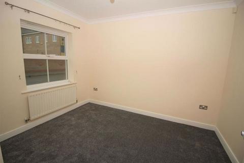 4 bedroom townhouse to rent, Harewelle Way, Harrold Village,  Bedford