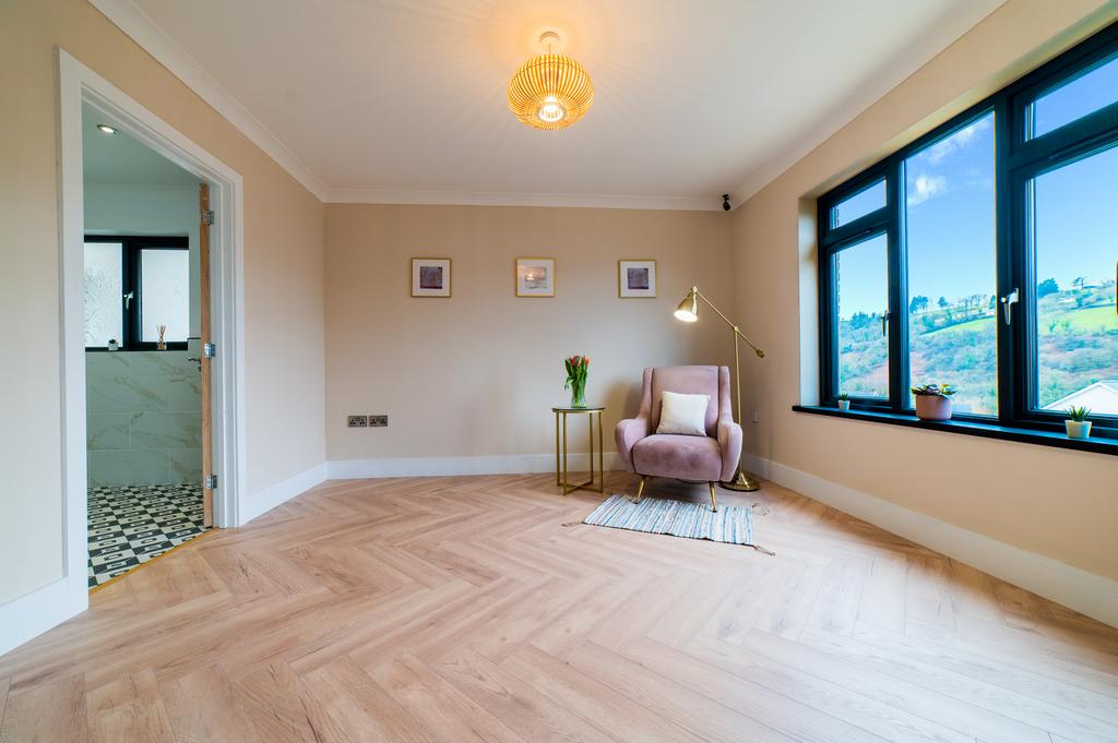 Ground floor bedroom 6/office/studio