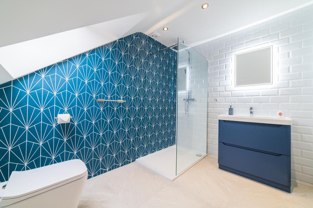 En suite to bedroom 3