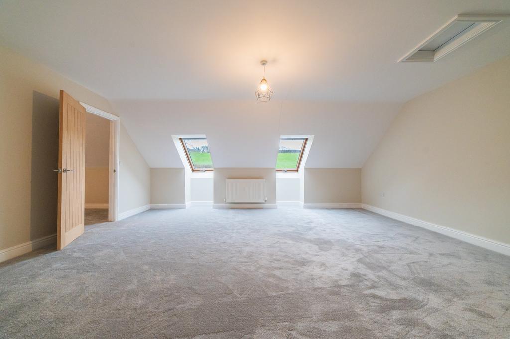 First floor bedroom 4