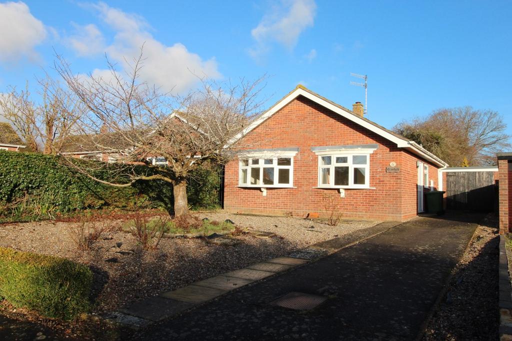 Cleaves Drive, Little Walsingham, NR22 2 bed detached bungalow £895
