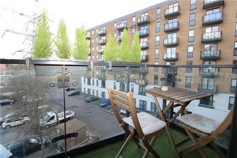 1 bedroom apartment to rent, Durnsford Road, London, SW19