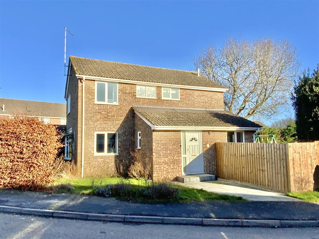 Keats Drive, Towcester 4 bed detached house £429,995