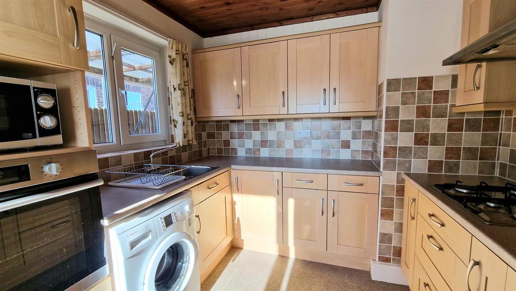 Gisborne Close, Mickleover, Derby 3 bed semidetached bungalow for sale £260,000