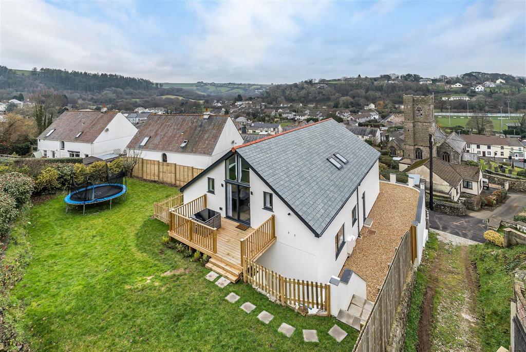 St. Blazey 4 bed detached house £725,000
