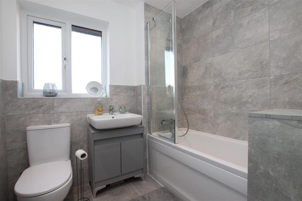 Bathroom.JPG