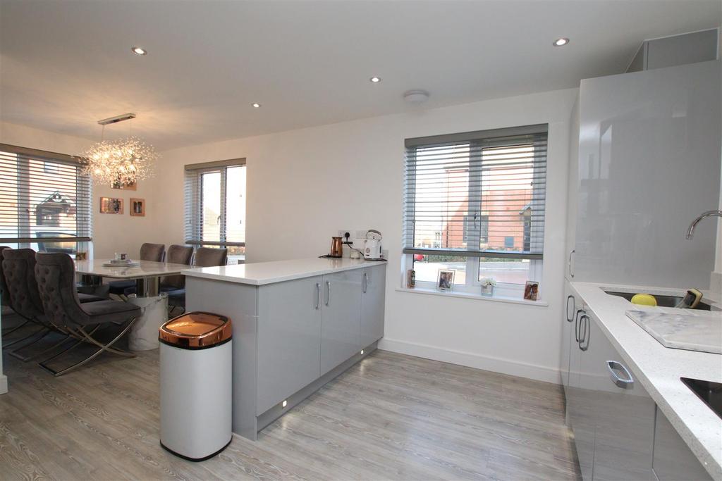 Kitchen Dining Room.JPG