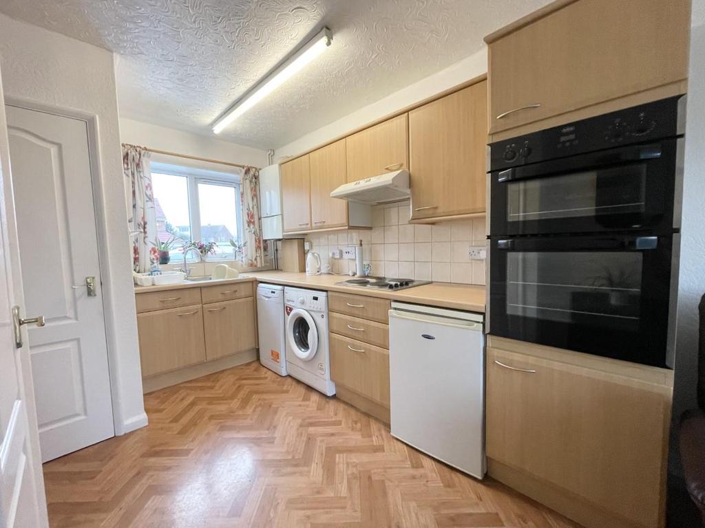 Brooklands Park, Longlevens, Gloucester 3 bed semidetached house £
