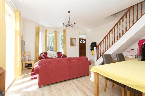 3 bedroom flat to rent - Brooke Road, Stoke Newington, N16