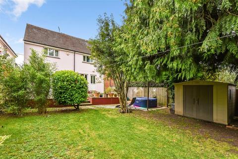 3 bedroom detached house for sale, Anton Road, Andover