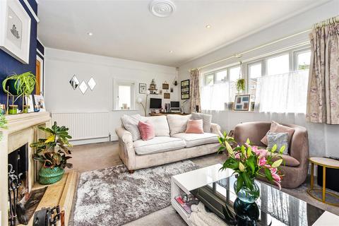 44 Anton Road, Andover, SP10 2EN