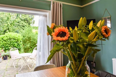 44 Anton Road, Andover, SP10 2EN