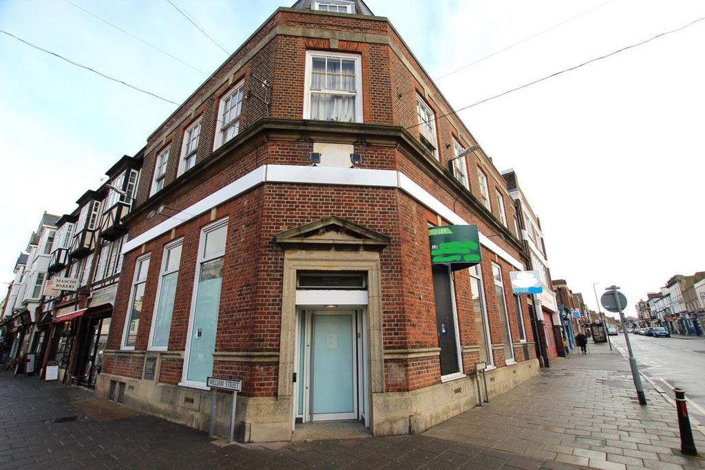 High Street, Herne Bay Shop to rent £2,083 pcm (£481 pw)