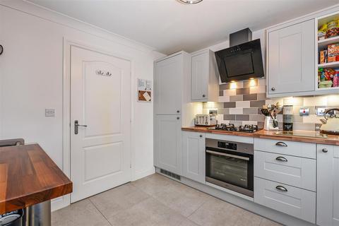 4 Cherry Orchard, Whitchurch, RG28 7HS