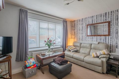 39 Hicks Close, Warwick, CV34 5ND