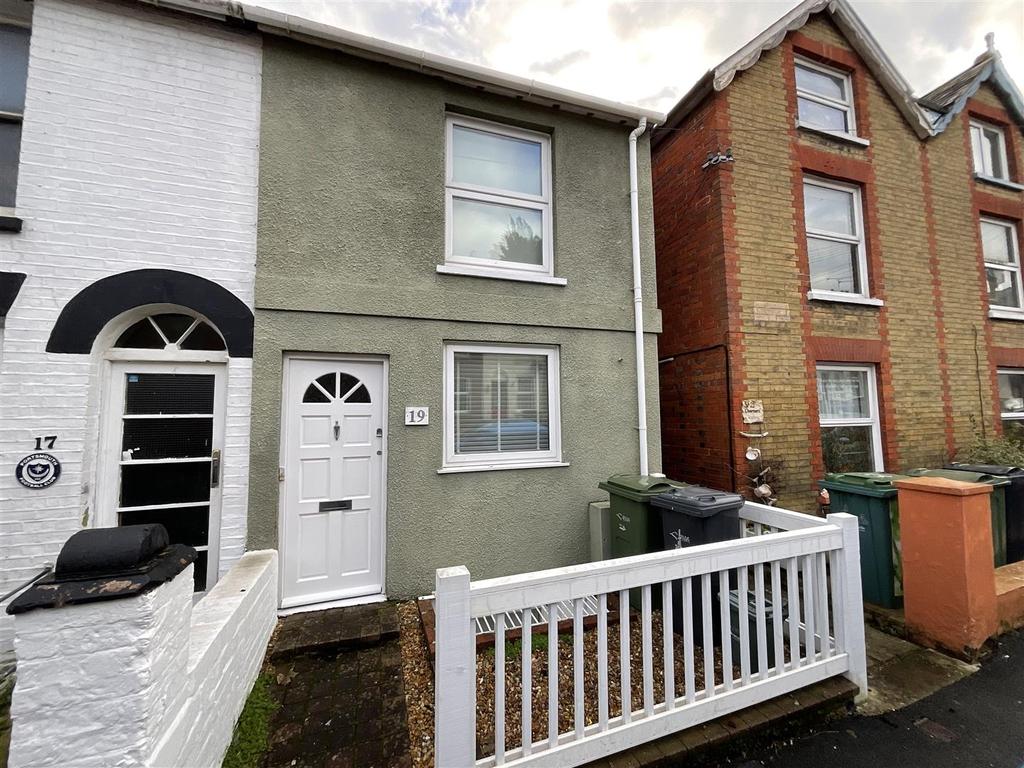 Albert Street Cowes 3 Bed Semi detached House 975 Pcm 225 Pw albert-street-cowes-3-bed-semi-detached-house-975-pcm-225-pw
