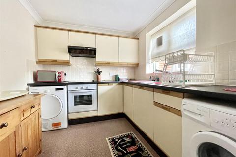 2 bedroom flat for sale - Church Street, Bexhill-On-Sea