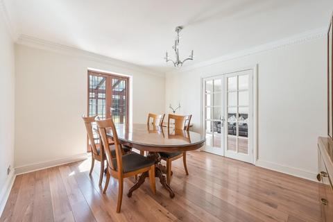 3 Stag Leys Close, Banstead, SM7 3AH