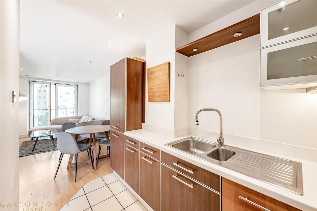 Kitchen (2).jpg