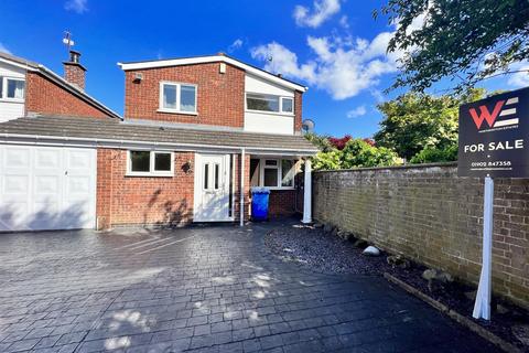 4 Belvide Gardens, Codsall, Wolverhampton, WV8 1AN