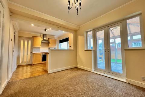 4 Belvide Gardens, Codsall, Wolverhampton, WV8 1AN
