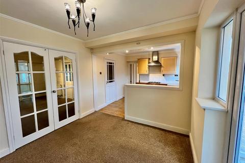 4 Belvide Gardens, Codsall, Wolverhampton, WV8 1AN