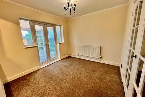 4 Belvide Gardens, Codsall, Wolverhampton, WV8 1AN