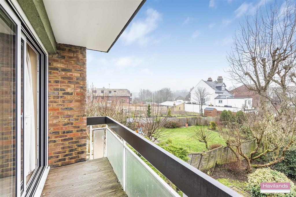 Chesterfield Lodge, Winchmore Hill, N21 2 bed flat - £475,000