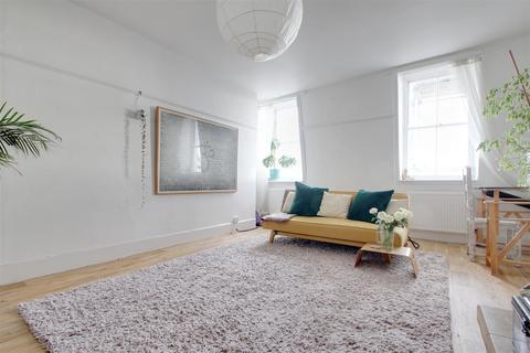 3 bedroom flat for sale - Heene Terrace, Worthing