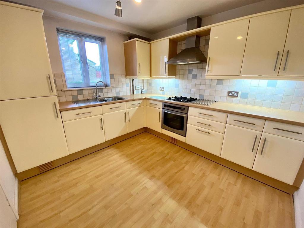 John Booth Close, Roberttown, Liversedge 3 bed townhouse £165,000
