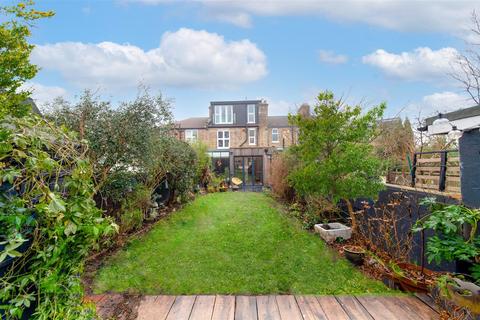 4 Woodgrange Avenue, London, N12 0PS