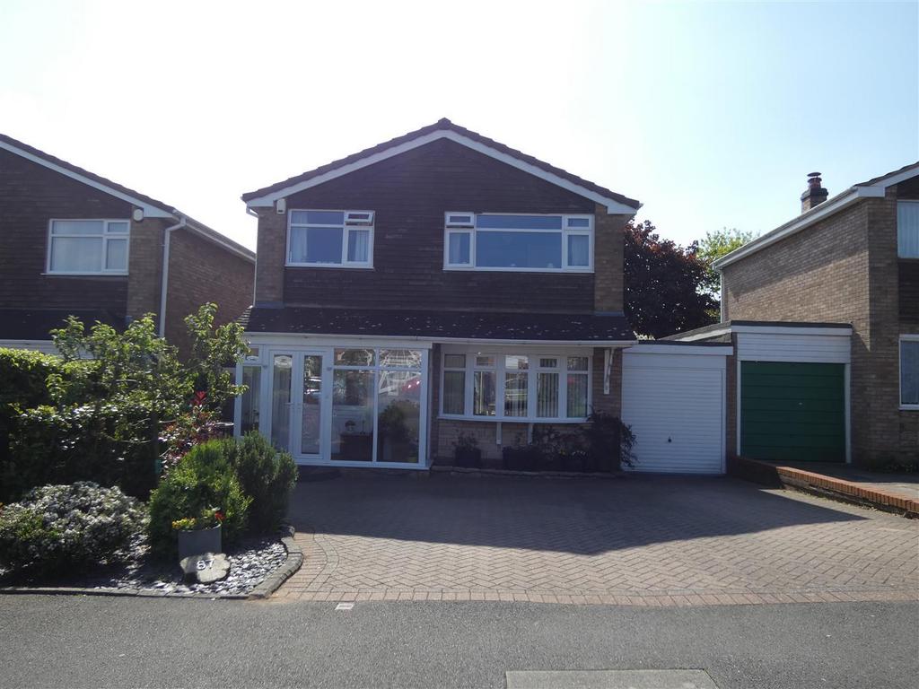 Avery Road, Sutton Coldfield 4 bed detached house for sale £440,000